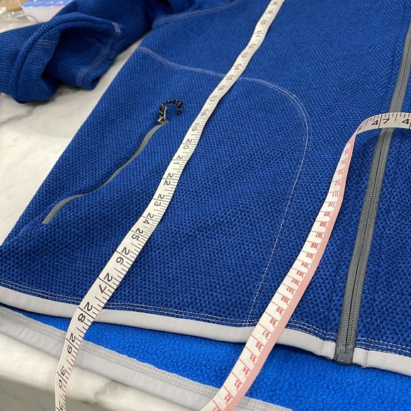 Elevate Light Jacket - Picture 12 of 14